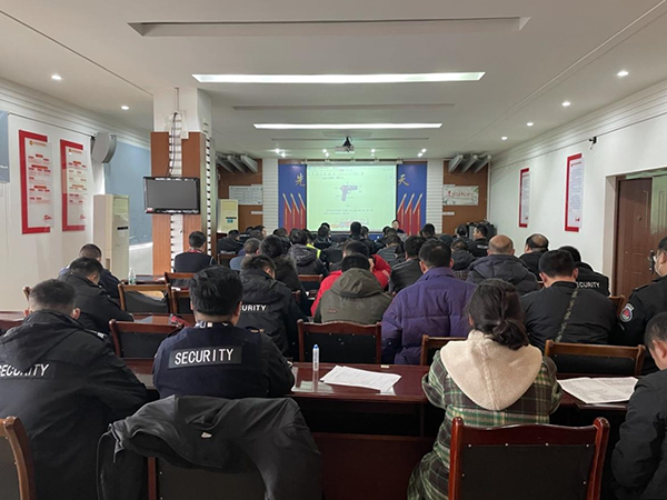 安檢站、消防護(hù)衛(wèi)部開展違禁物品檢查培訓(xùn).png
